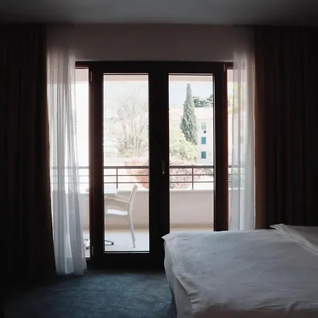 Hotel Pine-2