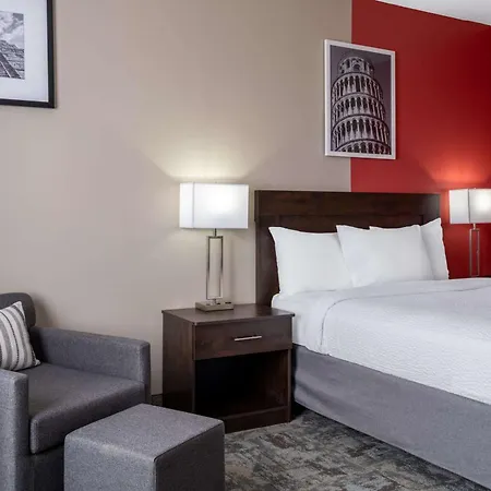 Ramada By Wyndham Thunder Bay Airlane Hotel-3