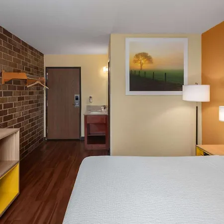 Days Inn By Wyndham Rockford I-90 Walking Distance To Casino-2