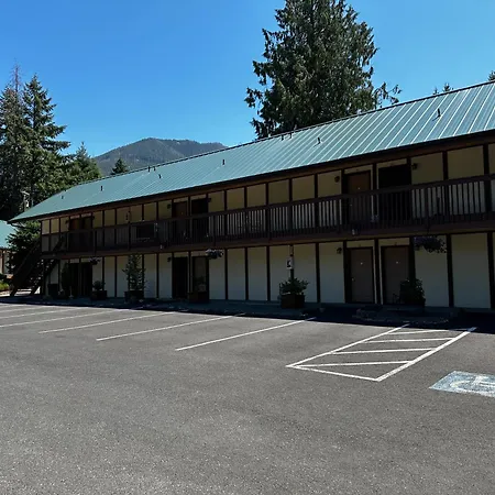 Packwood Lodge & Cabins-2