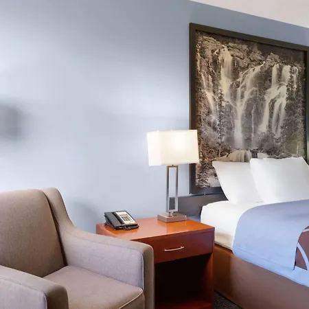 Super 8 By Wyndham Sherwood Park/Edmonton Area-3