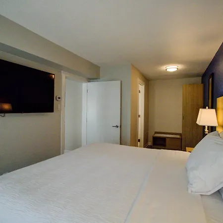 Baymont By Wyndham Gold River-2
