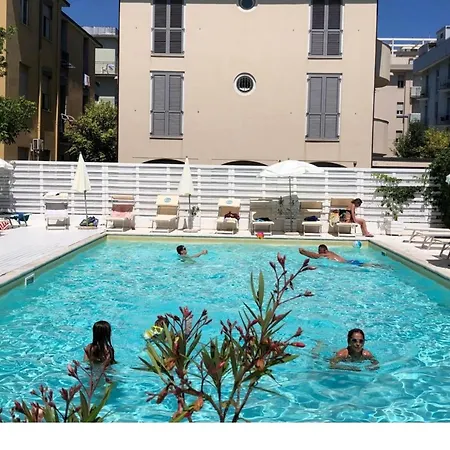 Hotel Villa Del Parco-3