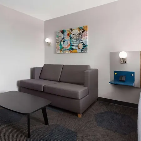 Microtel Inn & Suites By Wyndham Rapid City-3