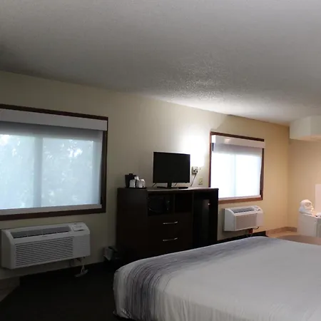Americinn By Wyndham Windsor Ft. Collins-3