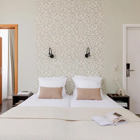 Hotel Corner House By Wp Hotels-2