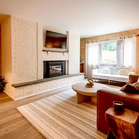 The Harlow House-2