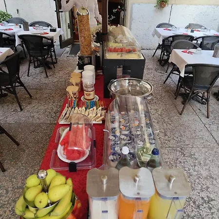 Hotel Torcolo "Residenze Del Cuore"-3