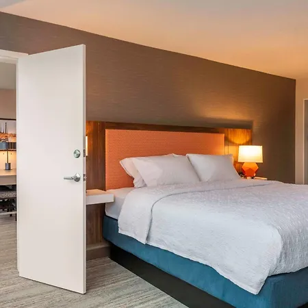 Hampton Inn Manchester Downtown-3