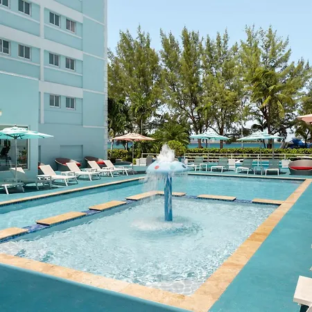 Courtyard By Marriott Nassau Downtown/Junkanoo Beach-2