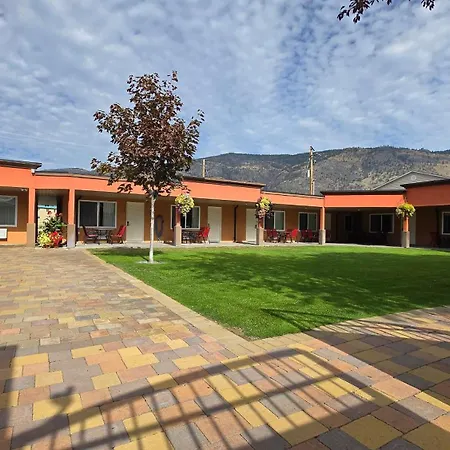 Sahara Courtyard Inn & Suites Osoyoos-3