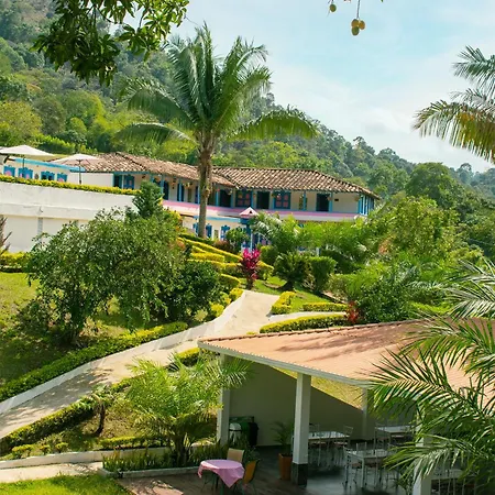 Hotel Jardín del Río-3