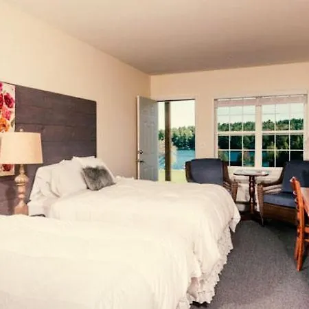Crescent Lake Inn And Suites-2