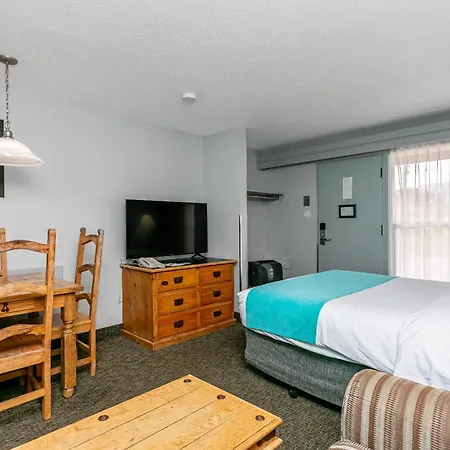 Tonquin Inn-2