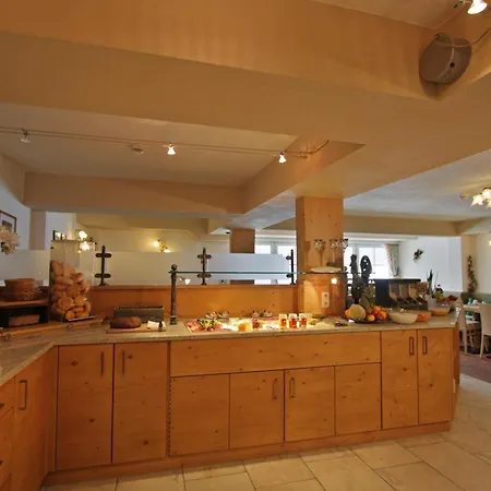Hotel Garni - Restaurant Kaminstube-3