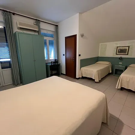 Hotel Marina-3