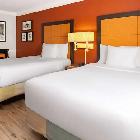 La Quinta Inn By Wyndham Pittsburgh Airport-2