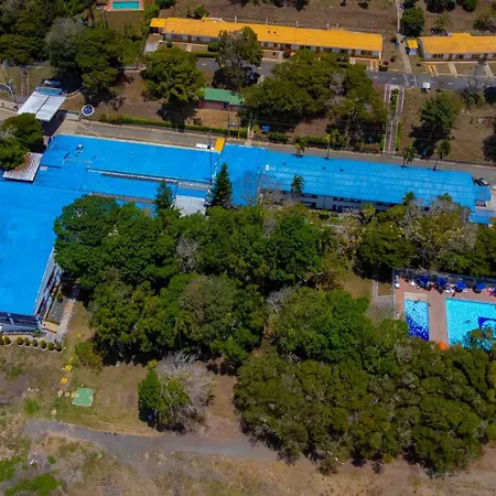 Hotel y Cabañas - Centro Vacacional Comfandi Lago Calima-2