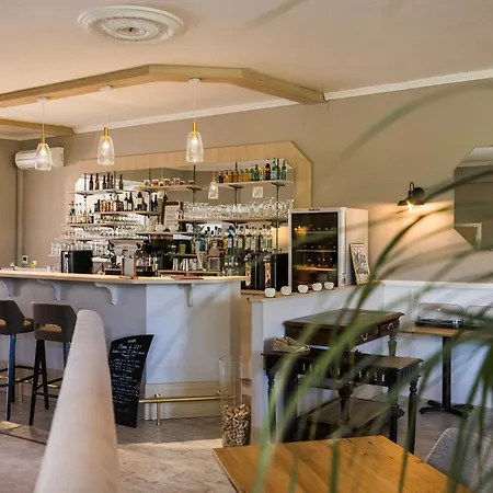 Logis Hotel Restaurant Le Lascaux-2