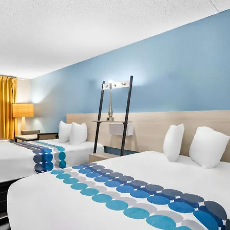 Suburban Studios by Choice Hotels: New Rooms with Kitchens & Premium Amenities-3