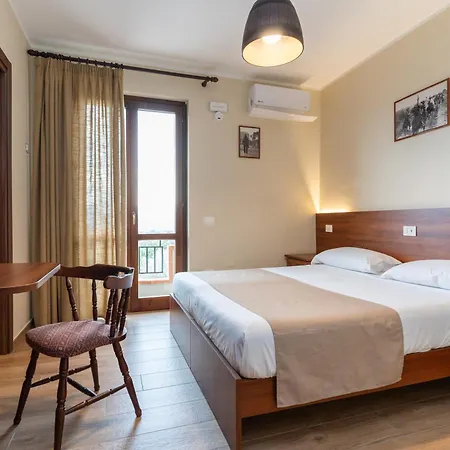 B&B Gusto West-3