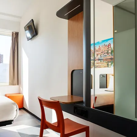 Easyhotel Amsterdam Arena Boulevard-3