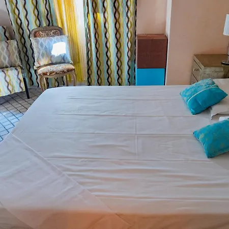 Hôtel Riad 5 Studio Cap Libertin Village Naturiste-3