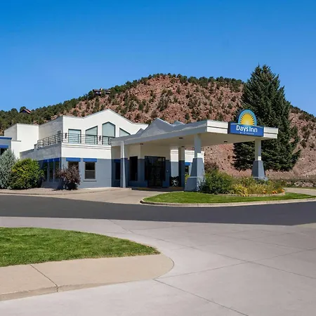 Days Inn By Wyndham Carbondale-3