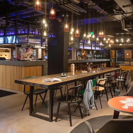 Moxy Cork-2