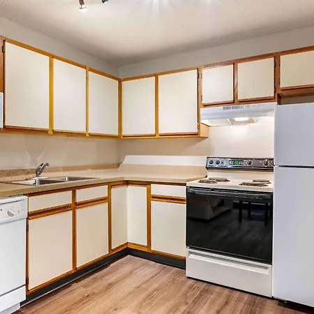 Extended Stay America Suites - Cincinnati - Blue Ash - Reed Hartman-2