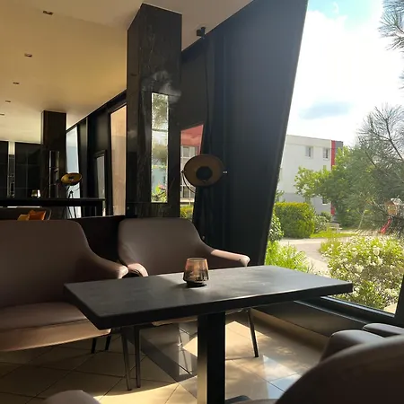SKYHOTEL Merseburg-2