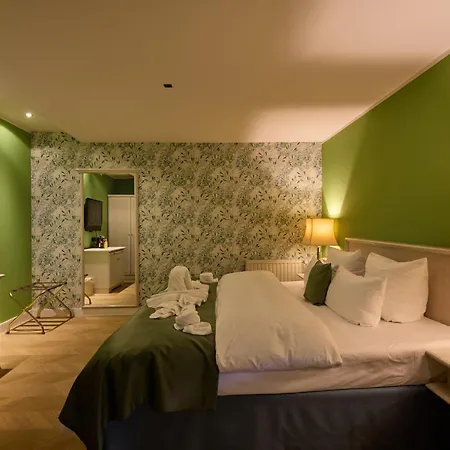Romantik Hotel Der Adelshof-2