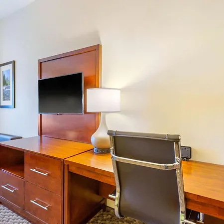 Comfort Suites Burlington Near I-5-3