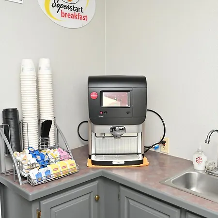 Super 8 By Wyndham Higginsville-2