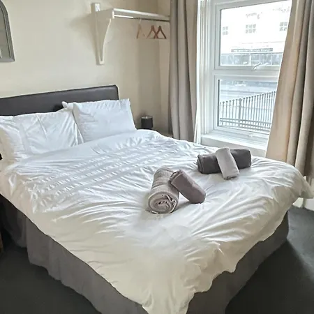 Admiral Blake Guesthouse-2