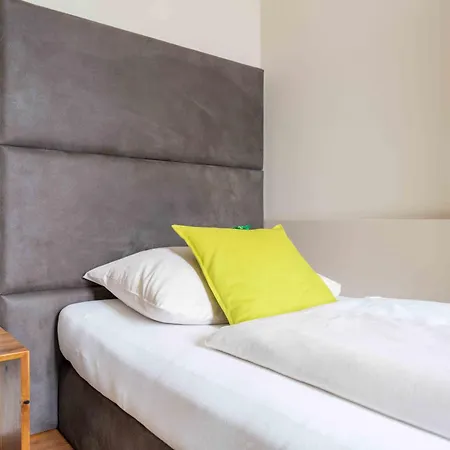 Eee Hotel Perg-2