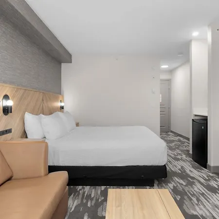 Sandman Hotel Calgary Airport-3