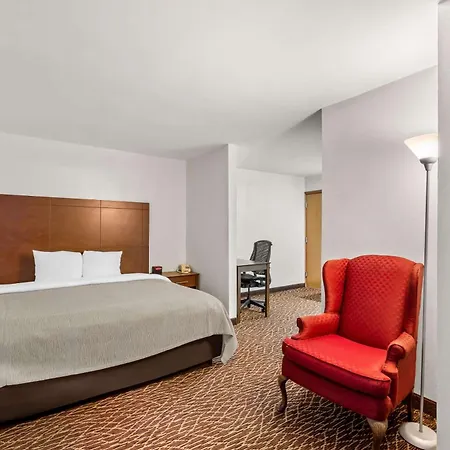 Quality Inn Marietta Near Dobbins Arb-3