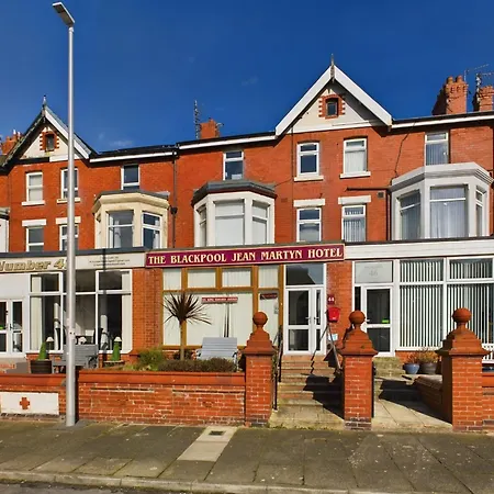 Pinnacle Hotel & Suites Formerly Jean Martyn Hotel Near Central Blackpool, Near Beach & Attractions-2