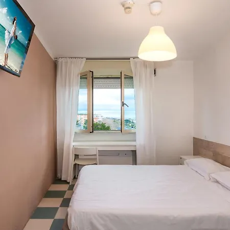 Hotel Happy-3
