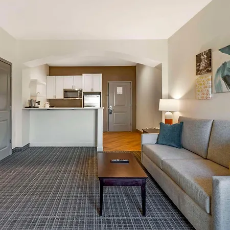 Comfort Inn & Suites Verona At Turning Stone Resort Casino-2