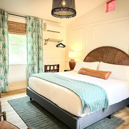 Swank Boutique Suites-3