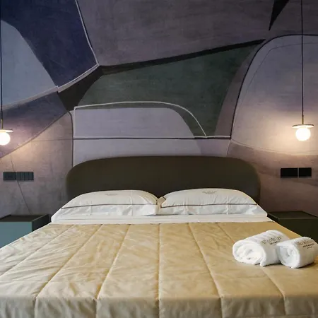 Villa Della Lupa Luxury Rooms-2