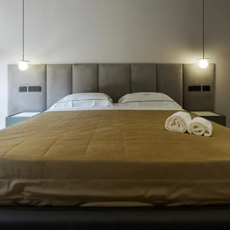 Villa Della Lupa Luxury Rooms-3
