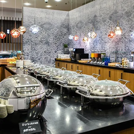 Courtyard By Marriott Warsaw Airport-2