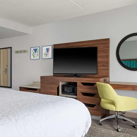 Hampton Inn & Suites Brookings-2