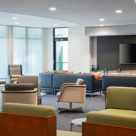Courtyard By Marriott Providence Lincoln-2