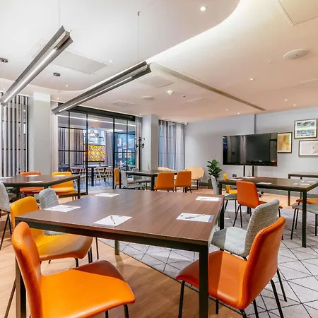Hampton By Hilton London Park Royal-3