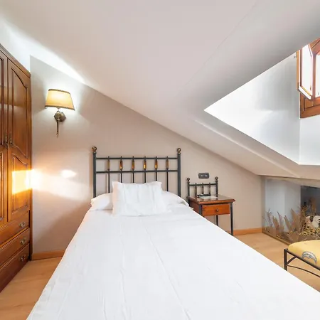 Hostal SIN RECEP24H Puerta de la Villa - Pet friendly&Restaurante-3