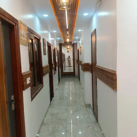 Hotel Strawberry-2